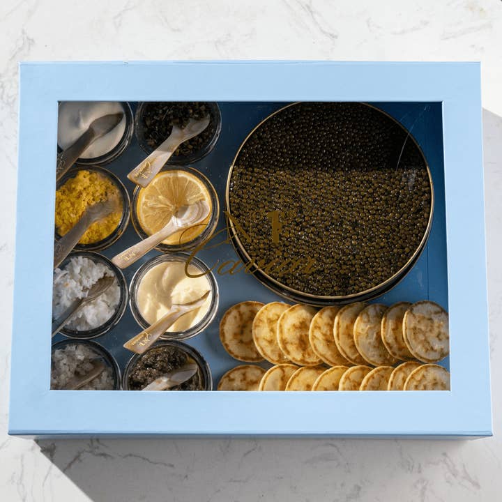 L'ensemble complet de caviar pour la vente par Number One Caviar LLC