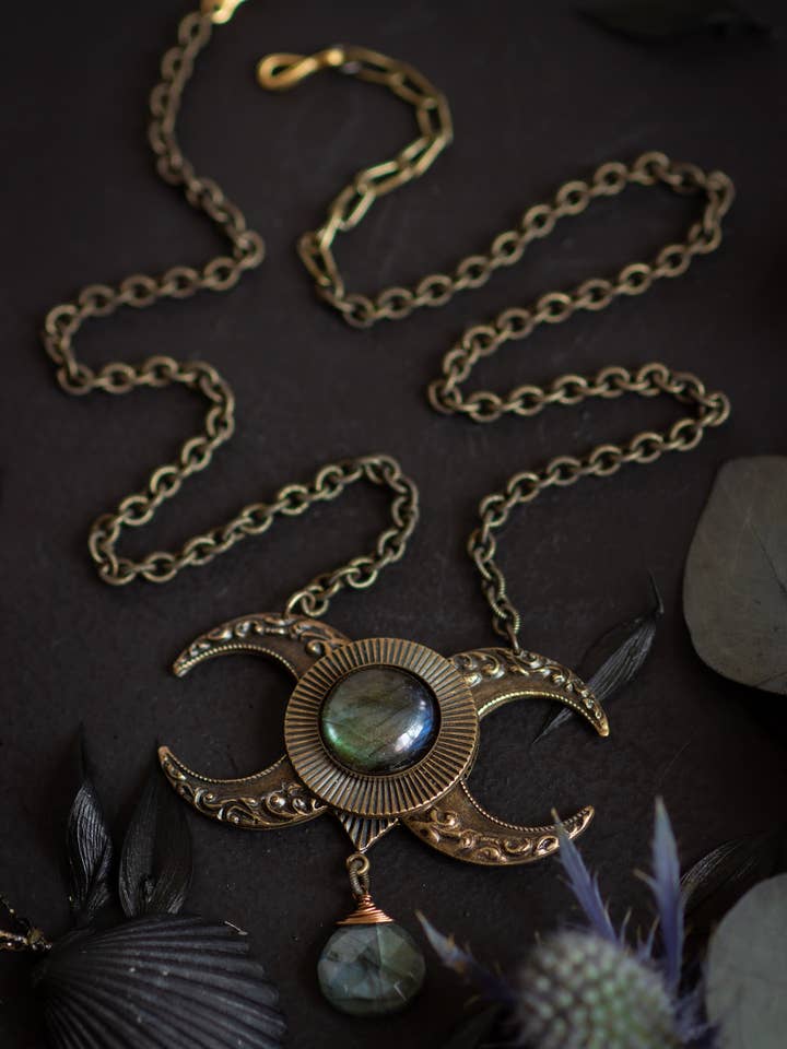 The Horned Goddess for wholesale by Trollbinde