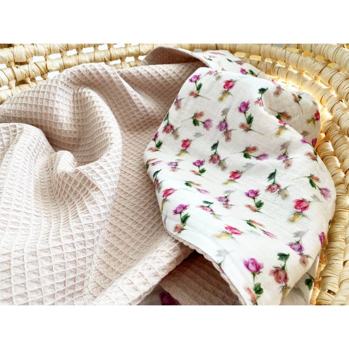 Baby waffle blanket - beige roses for wholesale by Natural Cuddles