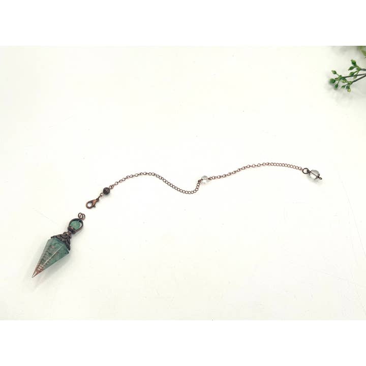Meraki Gemstones - Wholesale Pendulum Board - Green Aventurine Gemstone Chips w/ Copper & Resin Pendulum8