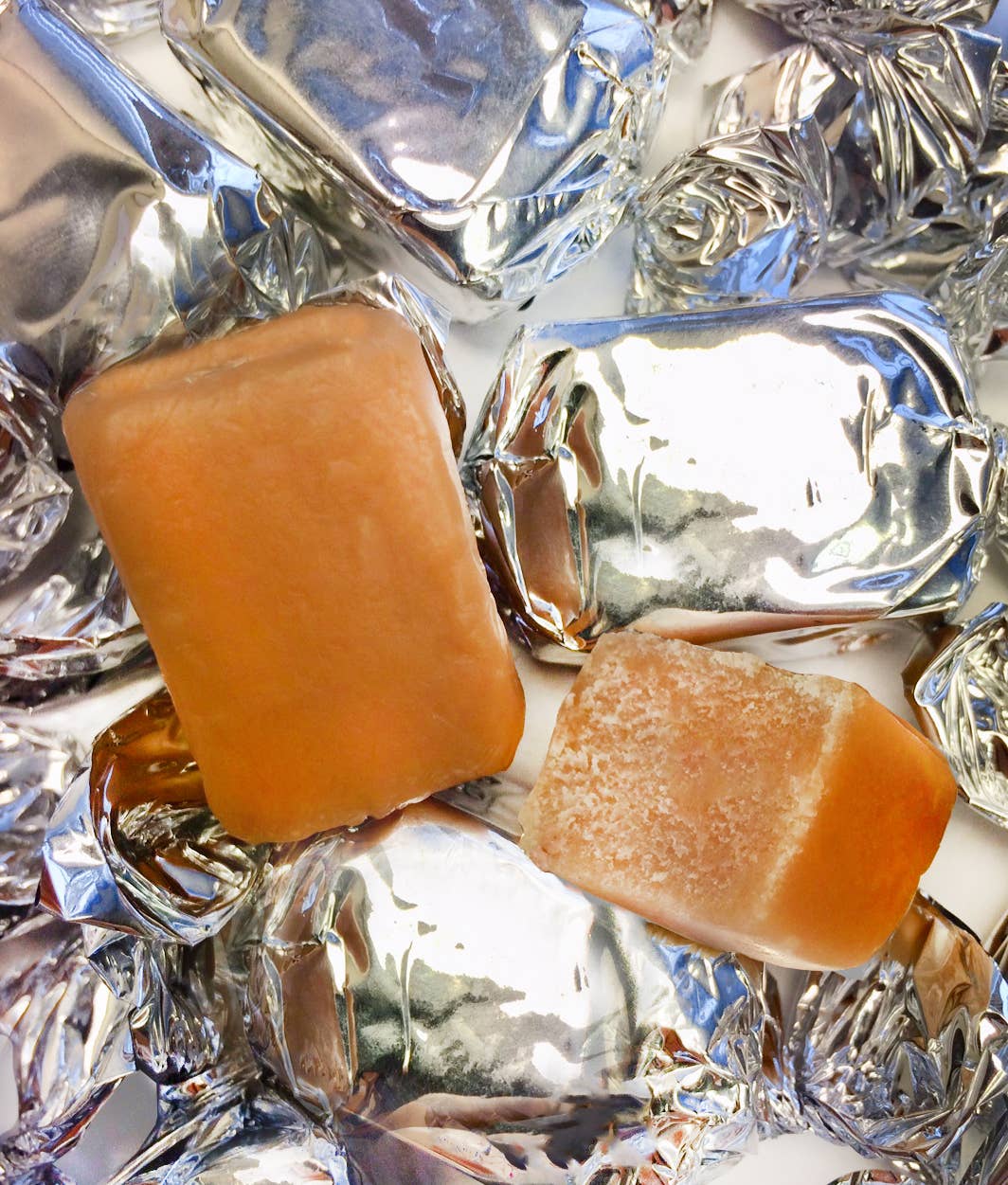 Churchill's Confectionery – wholesale Fudge – Musical Magical Carousel Gift Tin with Clotted Cream Fudge3