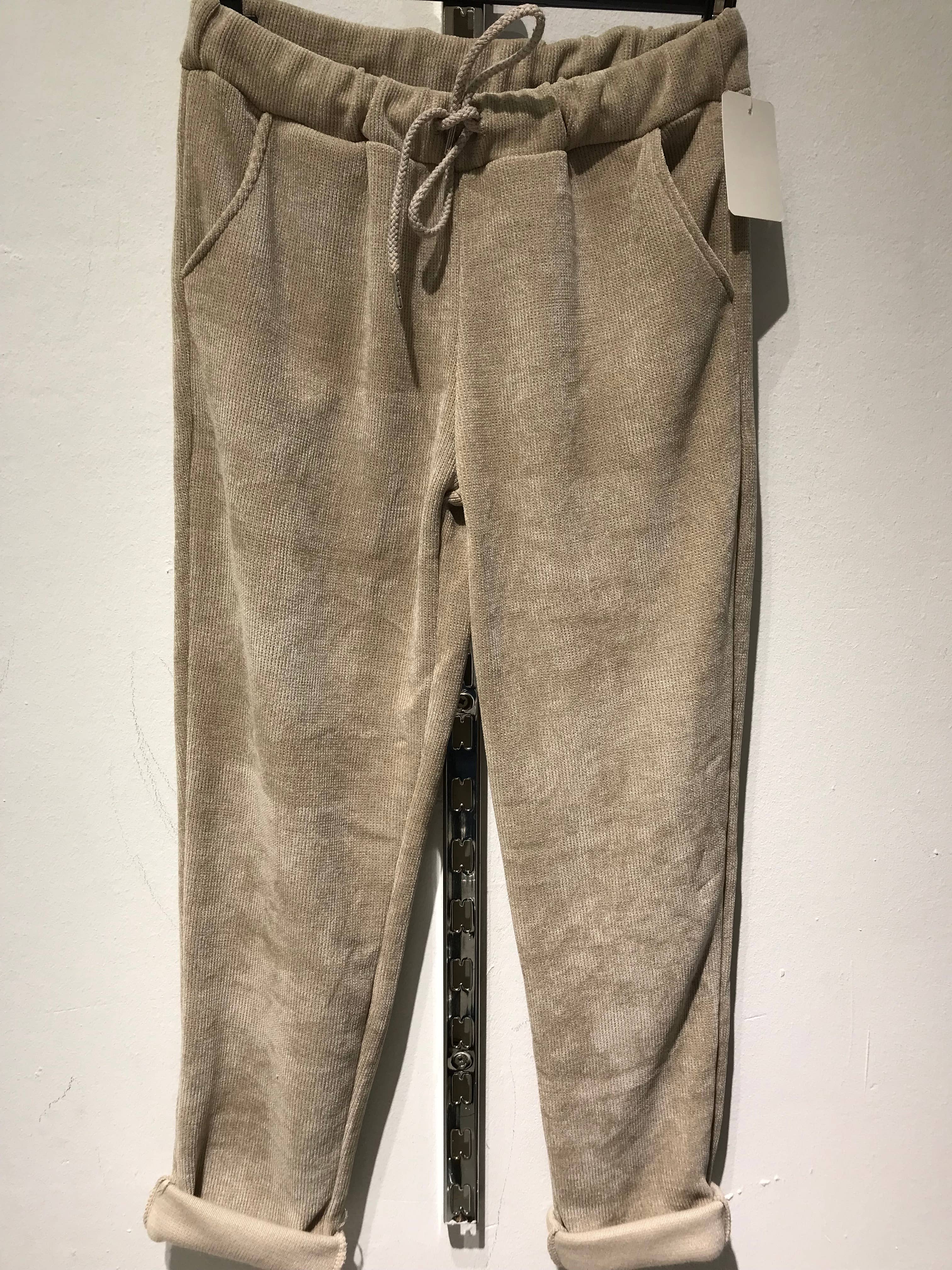 Only Yuan - Vendita all'ingrosso Pantalone - Donna - ref 7859 pantaloni in velluto a coste5