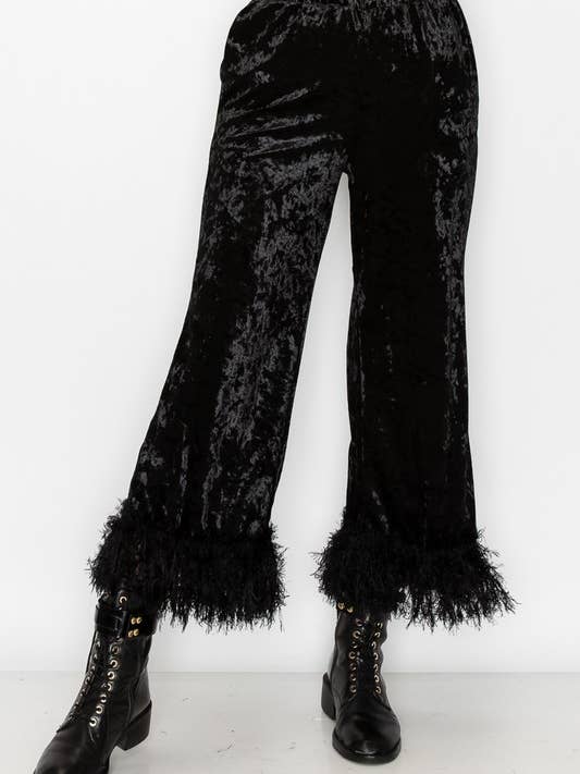 40080L67 - PANTALON EN VELOURS AVEC GARNITURE EN PLUMES D'AUTRUCHE pour la vente par A.gain