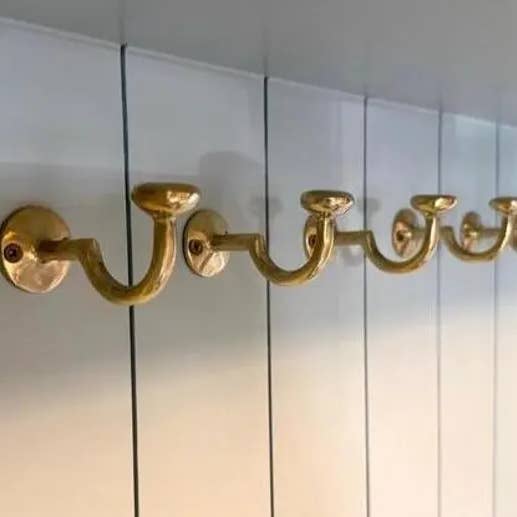 Olackad väggkrok i mässing – Handgjord mässingskrok för badrum för wholesale av N&F