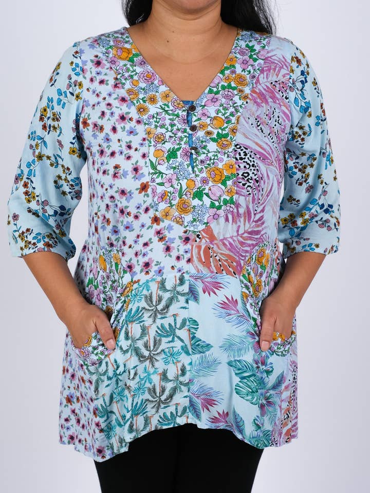 Túnica de Retazos Serenidad Floral Azul para venta al por mayor de Sacred Threads