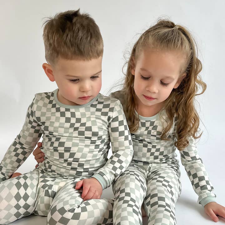 Pijama de 2 piezas para niños pequeños y niños de TENCEL Modal suave, a cuadros verdes para venta al por mayor de tiny knot co.