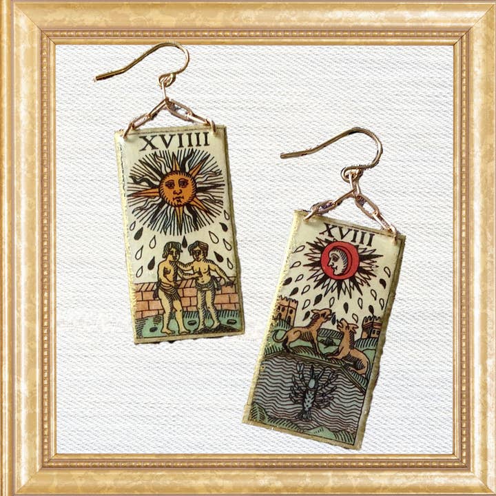 Solen & Månen Tarot Kæde Dingleøreringe for engroshandel hos Folkloric Jewelry