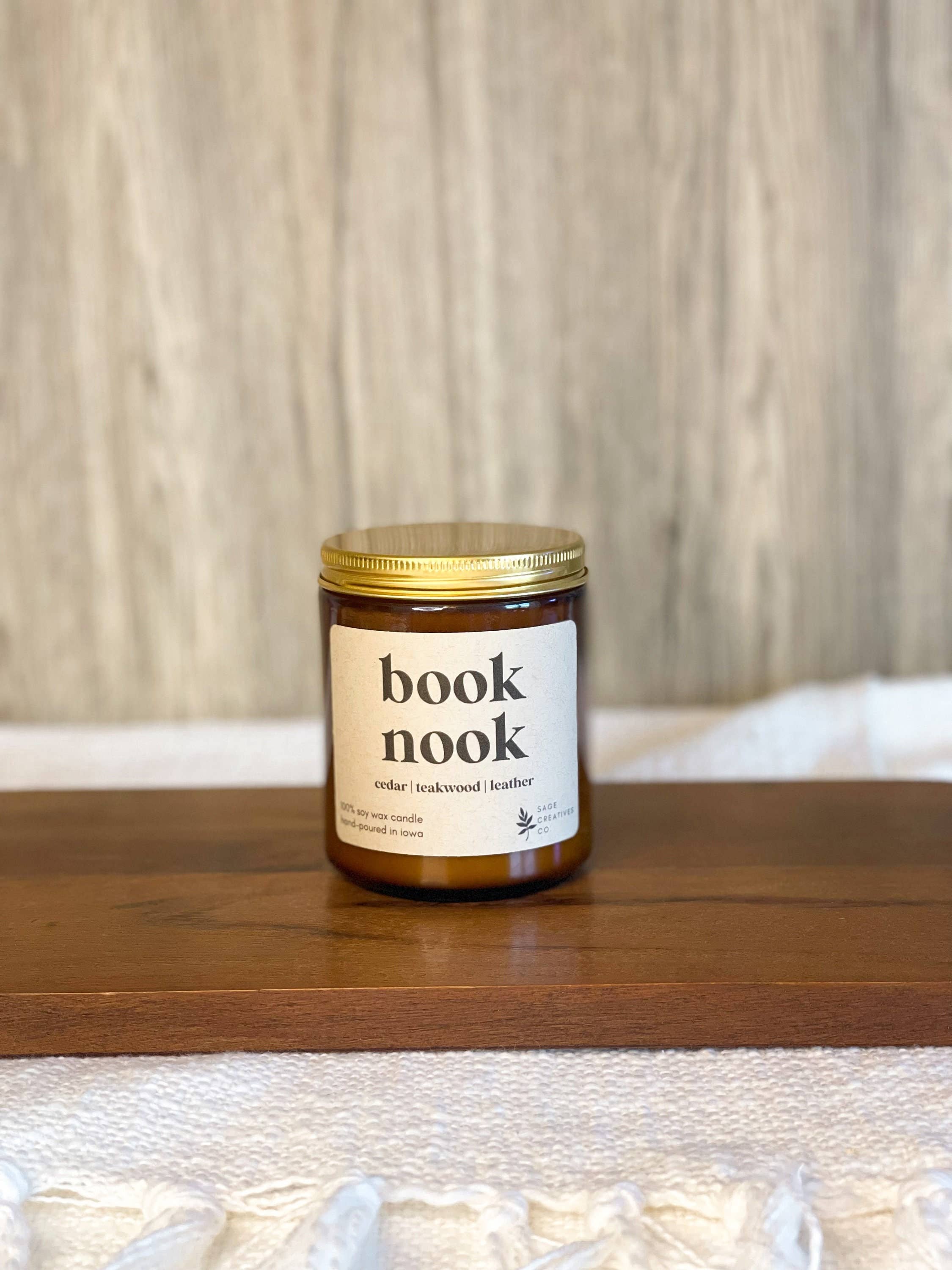 Sage Candle Co. - Vente Bougie en bocal - Book Nook - Bougie 100 % cire de soja1