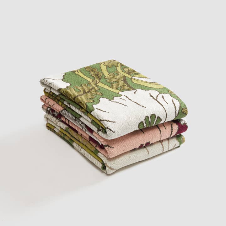 In2Green - Wholesale Throw Blanket - Cotton Sustainable Knit Floral Throw Blanket - Pavot by Maurice Pillard Verneuil5