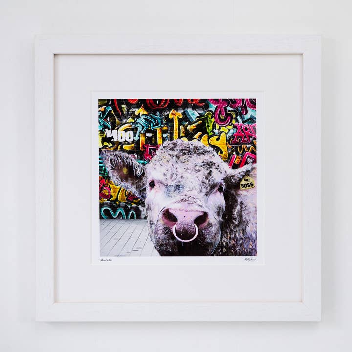Indrammet Limited Edition Print — Moo Selfie for engroshandel hos Kelly Hood Art & Design Studio