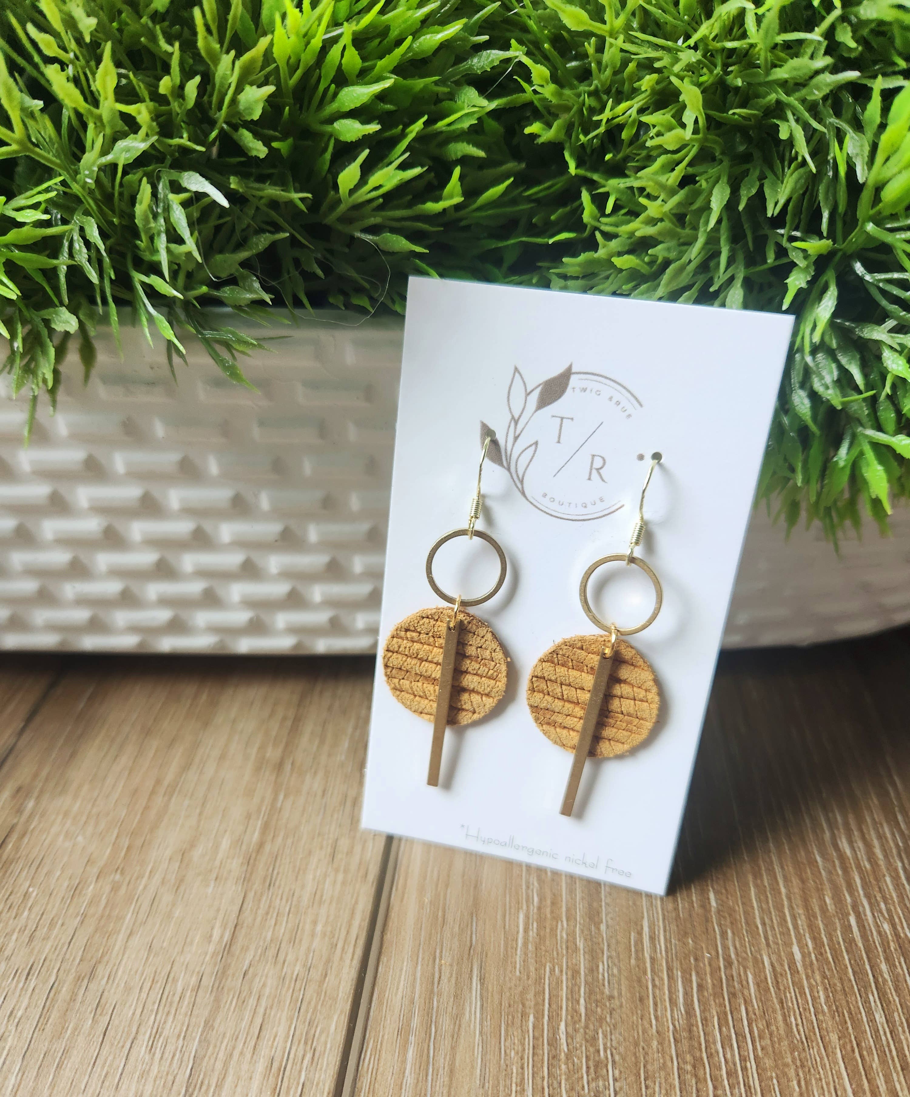 Twig & Rue boutique - Vente Boucles d'oreilles pendantes - mini-Jude | Boucles d’oreilles en cuir véritable, nouvelles couleurs8