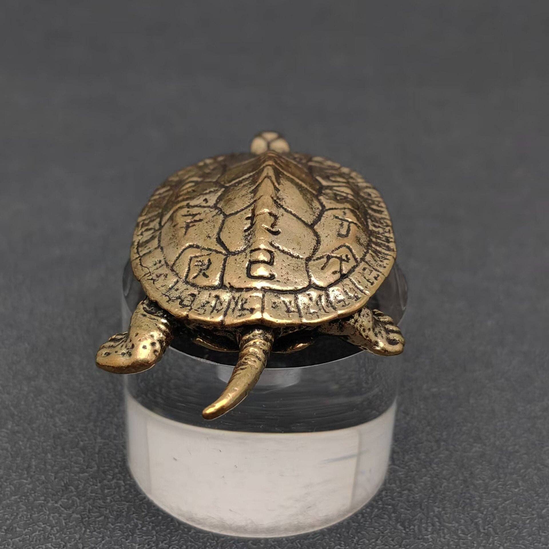 Mio Queena - Wholesale Decorative Figurine - Brass Chinese Divination Style Turtle Desktop Ornaments2