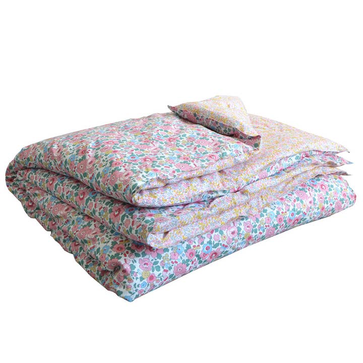 Coco & Wolf – Engroshandel Quiltet tæppe – Vendbar arvestykke quilt lavet med Liberty-stof BETSY CANDY FLOSS & WILTSHIRE BUD PINK1