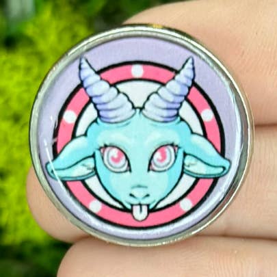 Pastell-Goth Baphomet Emaille-Pin für den Großhandel von The Shadow Witch