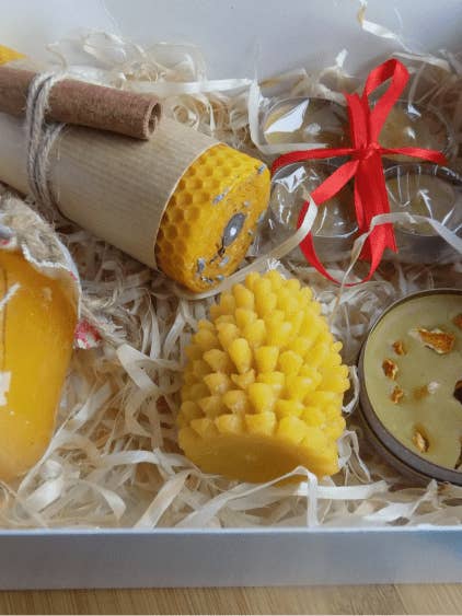 Candle box with honey jar for wholesale by LES BOUGIES D'ALEXANDRA