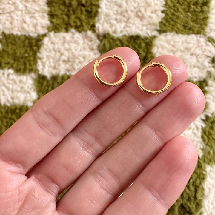 Classic Huggies for wholesale by Ear Kit