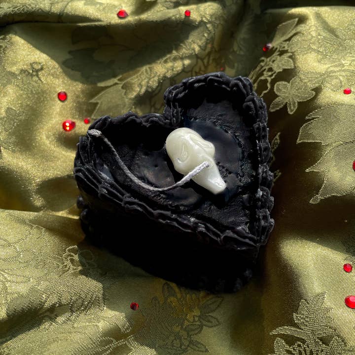 ConejitaMala - Wholesale Novelty Candle - Ghostface Heart Cake