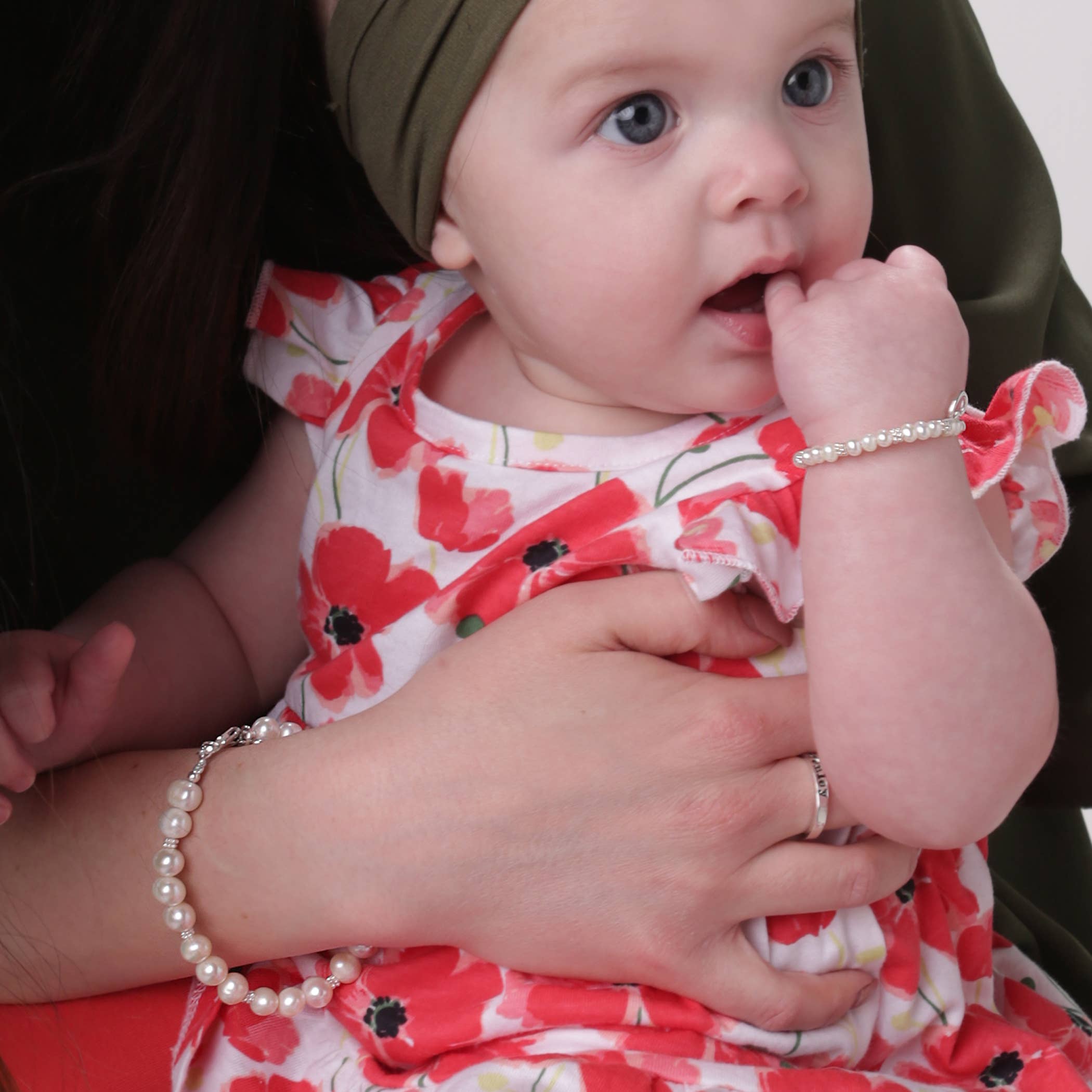 Cherished Moments - Wholesale Jewelry Set - Mom And Me 2-Piece Bracelet Set-Hearts Entwined Baby Gift1