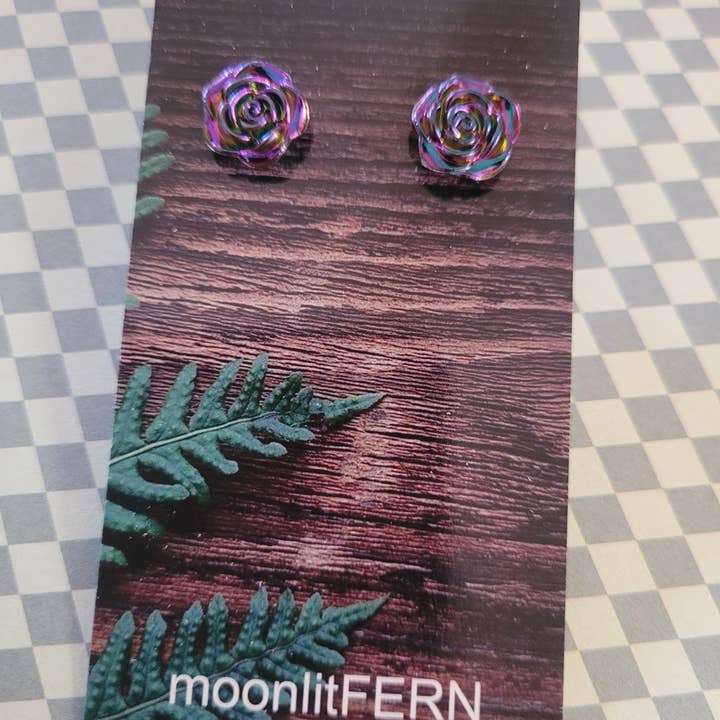 Clous d'oreilles roses métalliques pour la vente par moonlitFERN