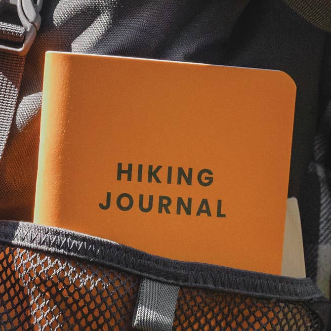 Diario escursionistico, tracker di attività, regalo per escursionisti per la vendita all'ingrosso da parte di Wildly Supply Co.