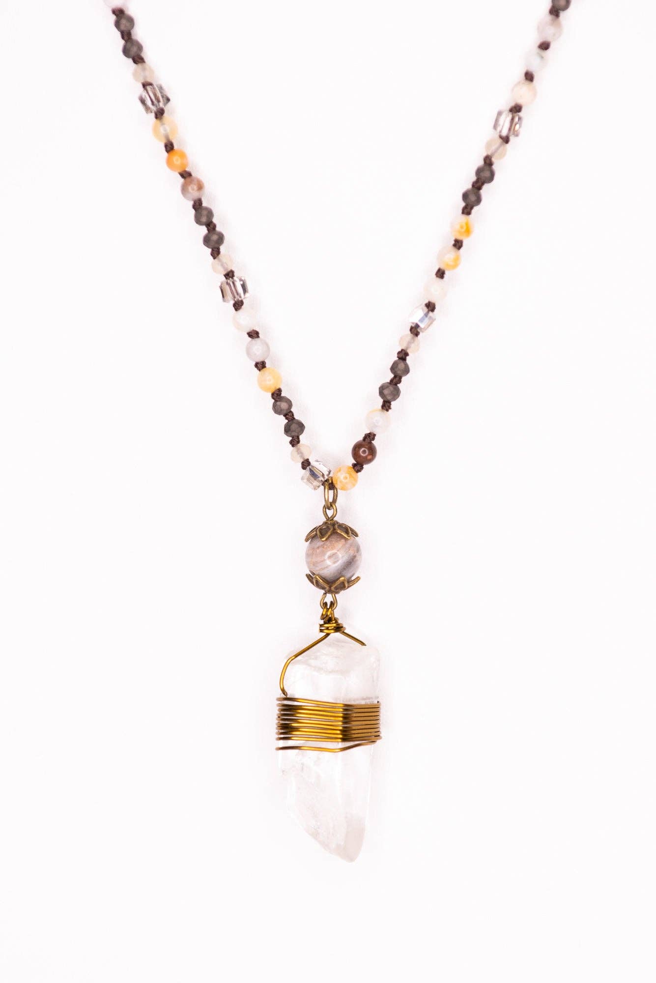 Dylan Designs - Vente Collier de perles - Collier Suri en gris4