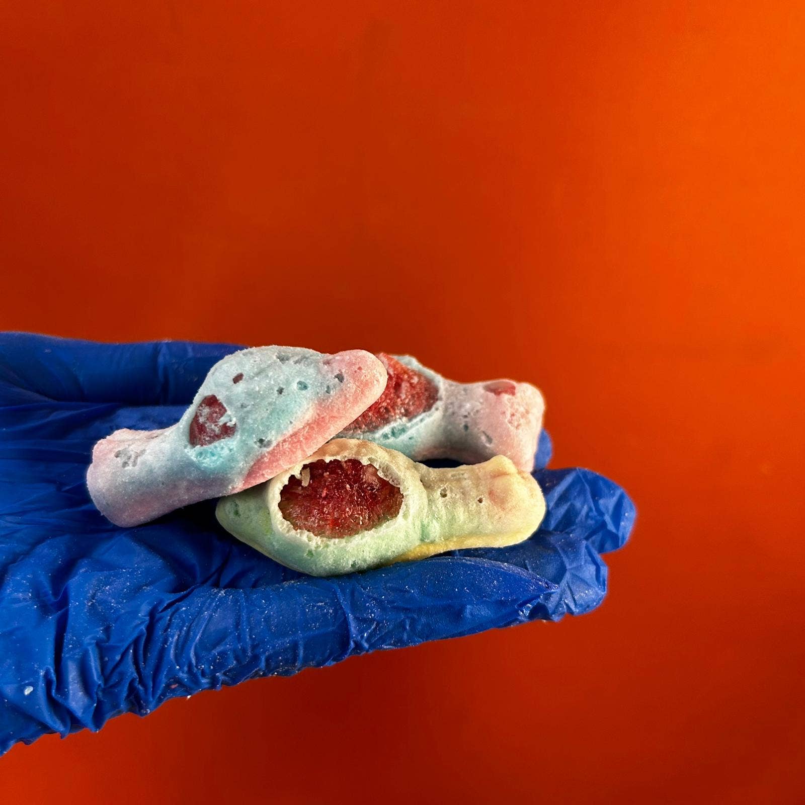 Freeze Dried Sweets - Wholesale Hard Candy - Jelly Filled Snails 4 Pieces - Freeze Dried Sweets1