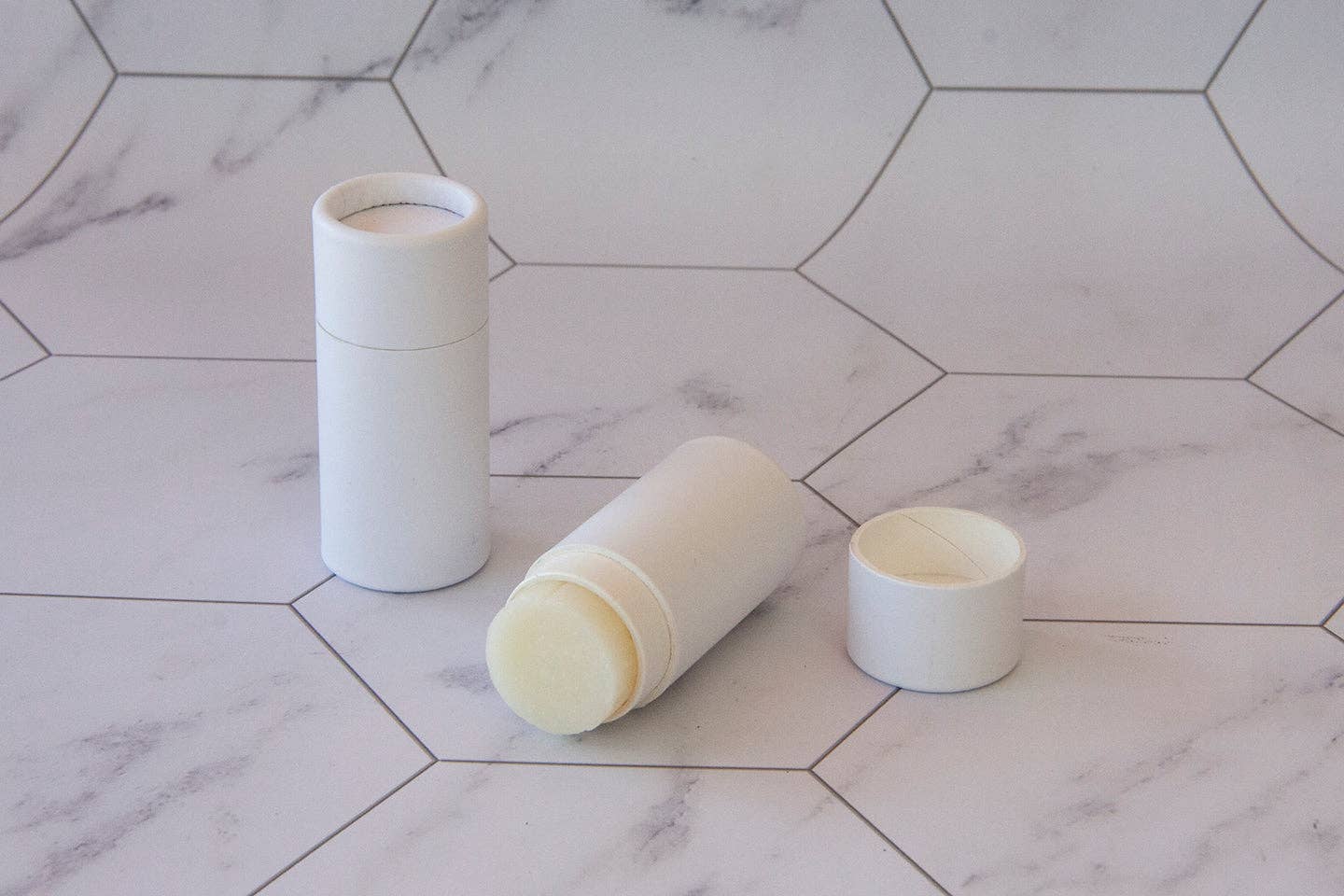 GreenWay Containers - Vendita all'ingrosso Burro di cacao - Tubetti di carta per balsamo labbra da 7 g (.25 oz)5