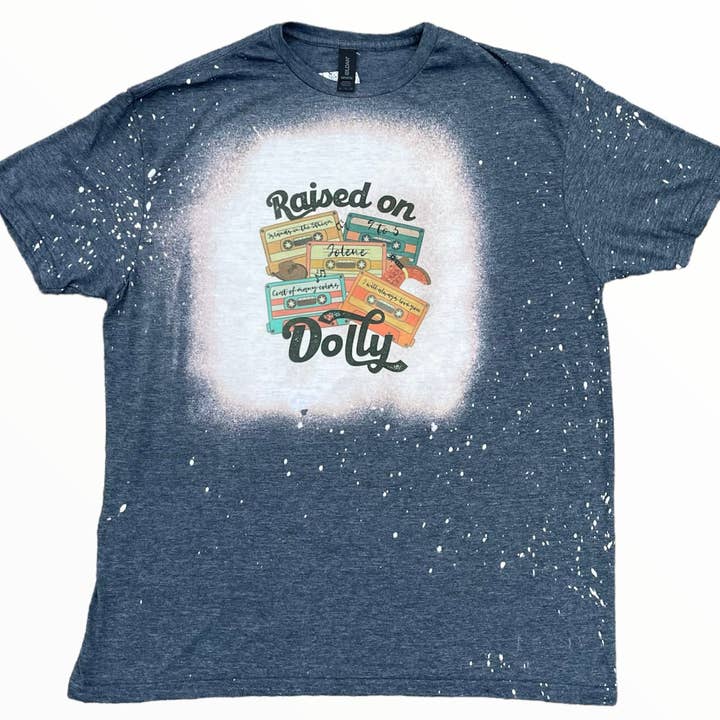 Uppvuxen på Dolly blekt t-shirt för wholesale av Let's Go Boho Boutique