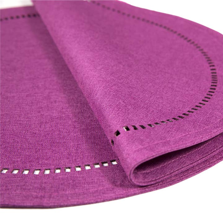 Melrose - Set di 4 tovagliette con orlo a punto, 40,6 cm, facile da pulire per la vendita all'ingrosso da parte di Xia Home Fashions & Manor Luxe