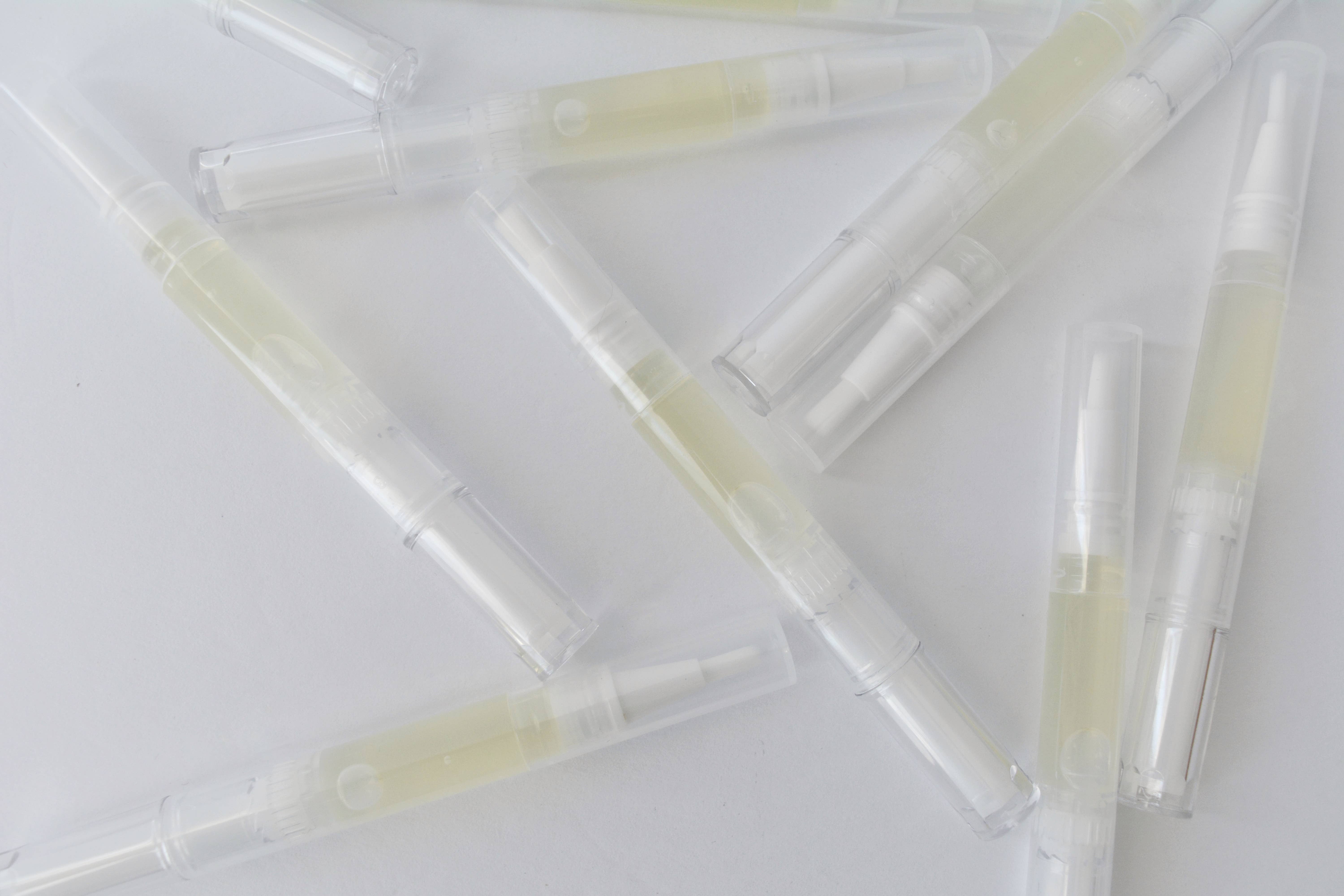 Karomni Co. - Wholesale Cuticle Oil - NO LABEL Cuticle Oil Pens, Jojoba oil blend, brush pen1