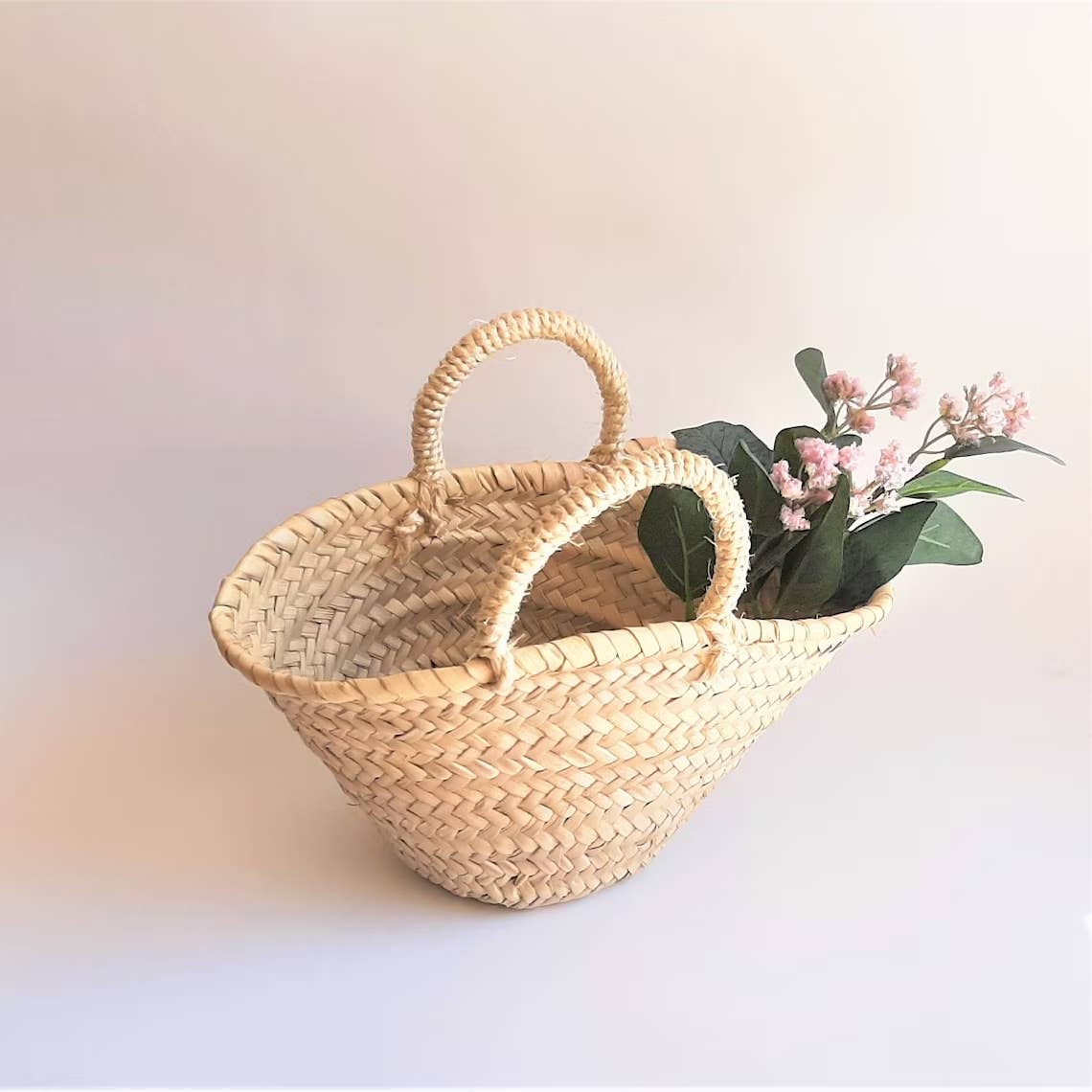 HandmadeBestSeller - Vente Sac de plage - Panier en paille rond pour demoiselle d'honneur / Rustique / Petit panier pour fille d’honneur3