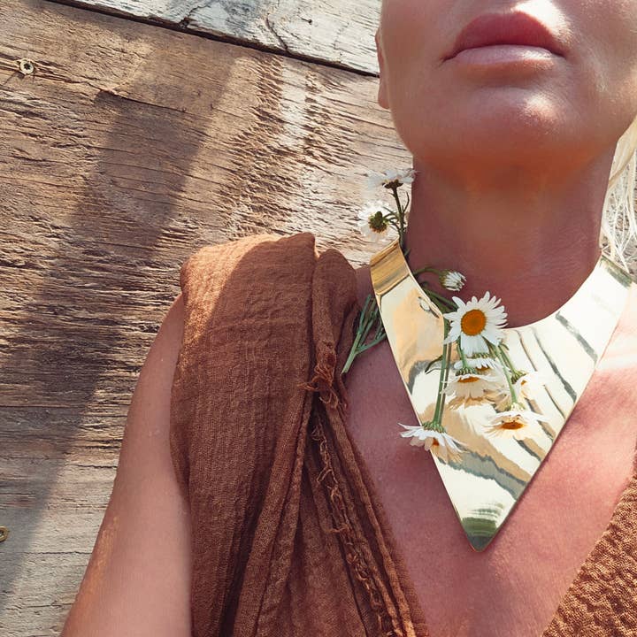 Bisjoux - Vente Collier ras-de-cou - Collier plastron moderne triangulaire en laiton6