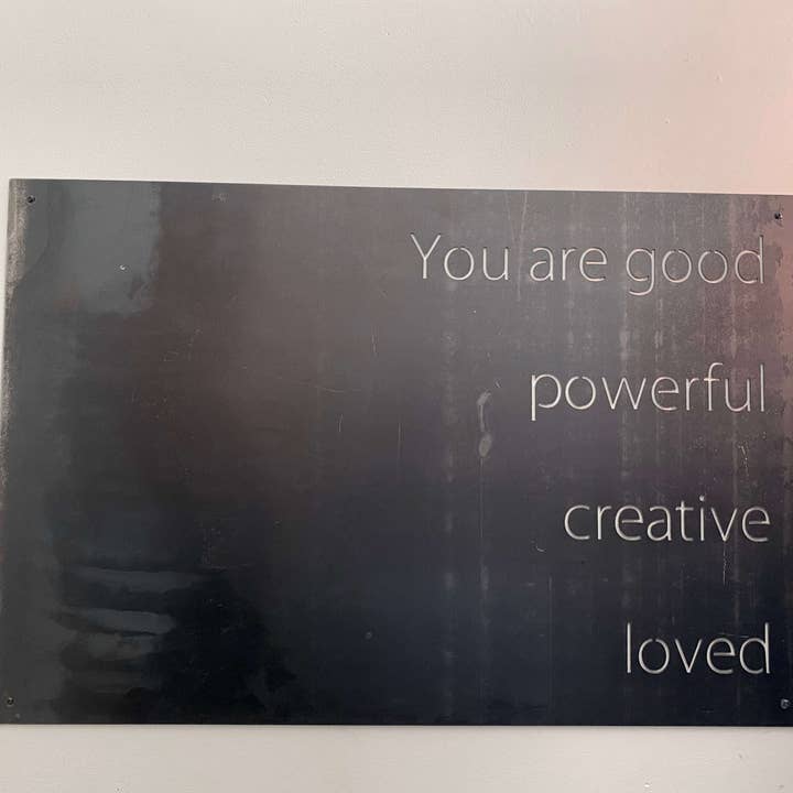 Anzeigetafel mit Affirmationsworten | #1213c für den Großhandel von Think Metal - Thinking Creatively to Make it Metal