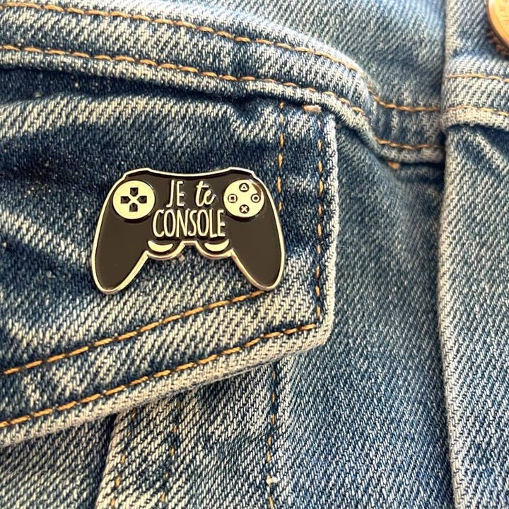 Pin's je te console pour la vente par Madame la mouette