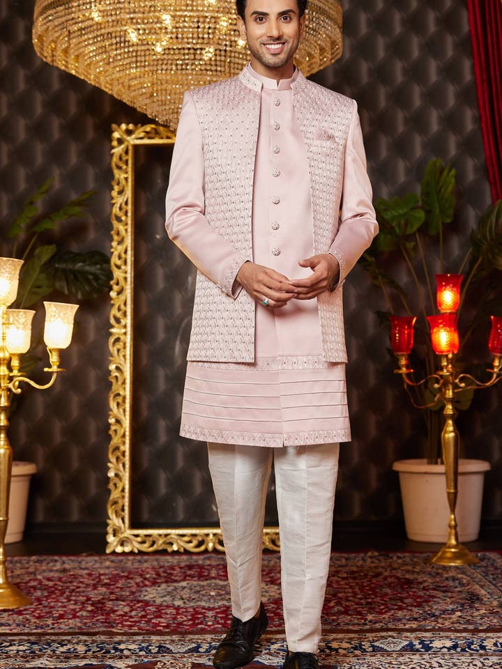 Sherwani Indo Ocidental Tradicional em Seda Artificial Rosa Kurta Longa & Calças para Homens para Casamento - Trabalho de Bordado por atacado de HATKE BRIDE
