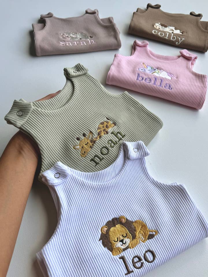 Gepersonaliseerde tuinbroek met boerderijthema voor wholesale door DreamBuy