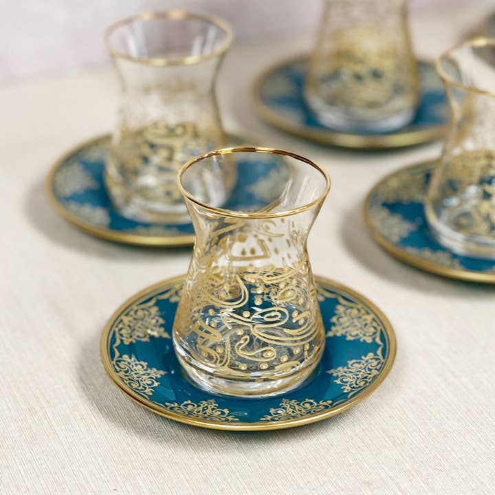 Ensemble de tasses à thé en calligraphie arabe pour la vente par Tea and Linen
