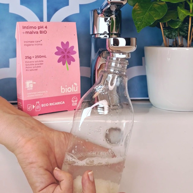 NIVEL SRL SOCIETÀ BENEFIT – Großhandel Intimreiniger/-wischtuch – Biolù Cosmetics - pH 4 Malven Bio lösliches Intimpflegepulver 25 g2
