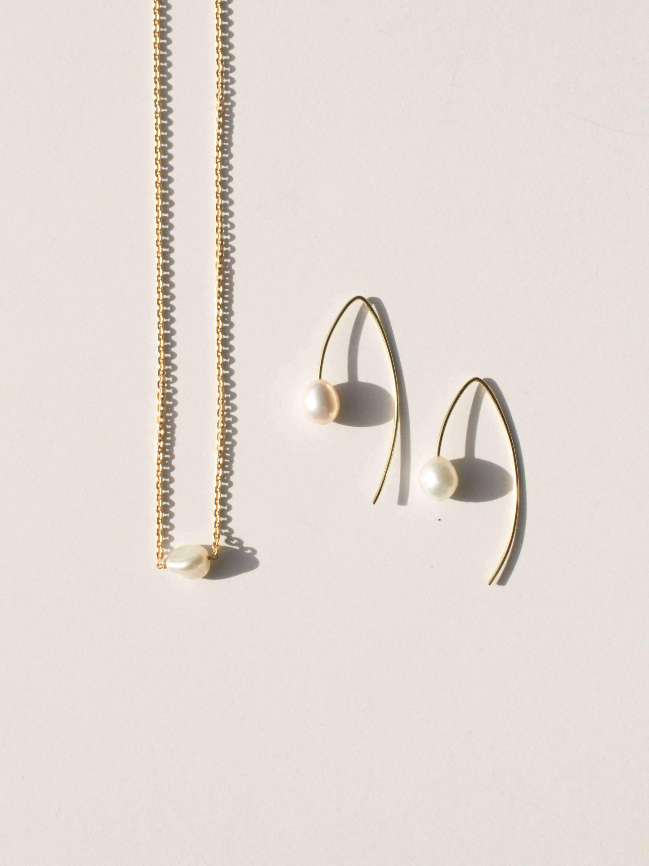 Rover & Kin - Wholesale Dangle Earrings - Pearl Threader Earrings3