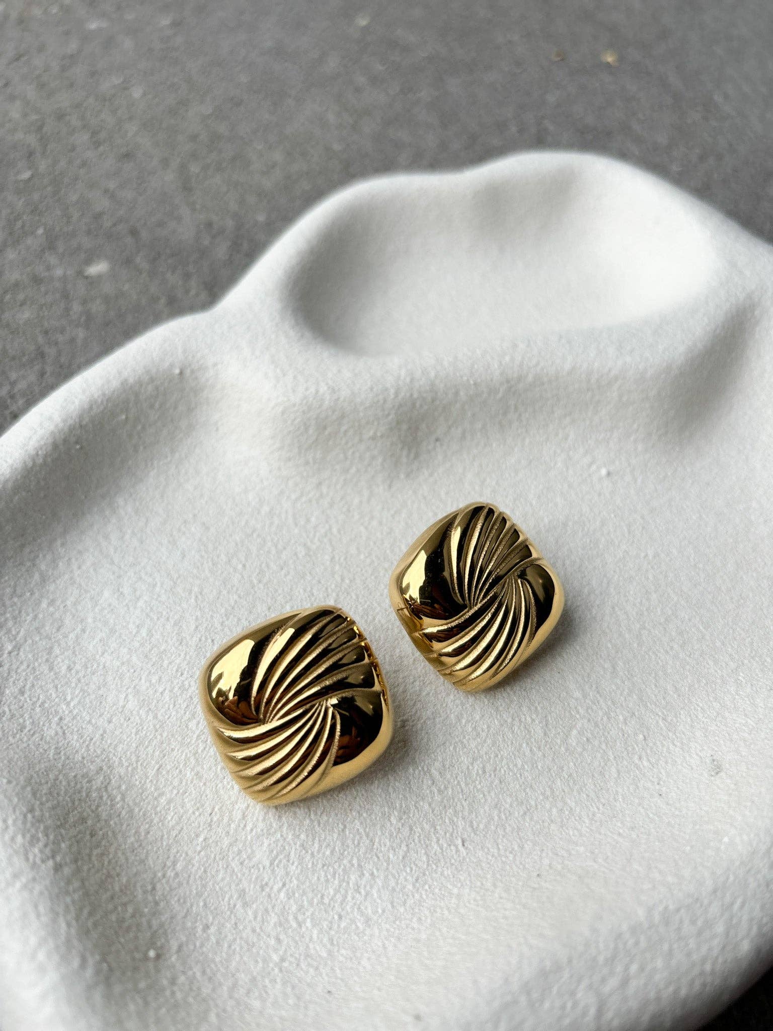 Angels Whisper Accessories - Wholesale Stud/Post Earrings - Lisa Square Statement Earrings2
