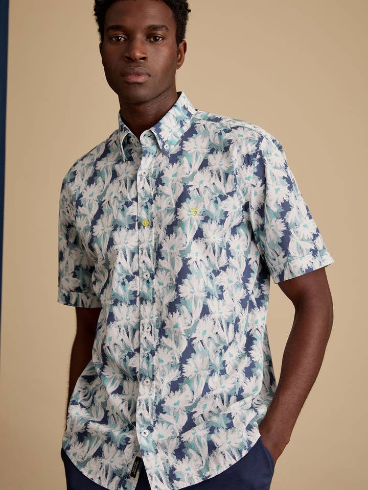 Chemise homme blanche courtes manches motif fleuris pour la vente par J&JOY