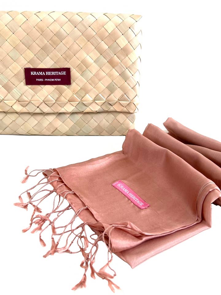 Krama Silkesrosa lax för wholesale av Krama Heritage