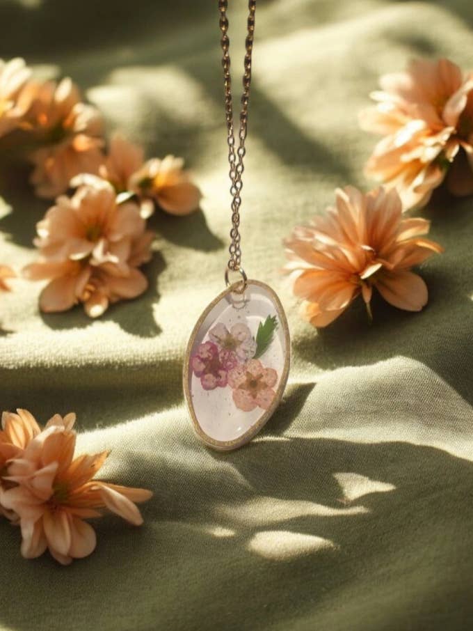 Unik oval flydende blomsterhalskæde for engroshandel hos Ciao Bella Jewelry Inc