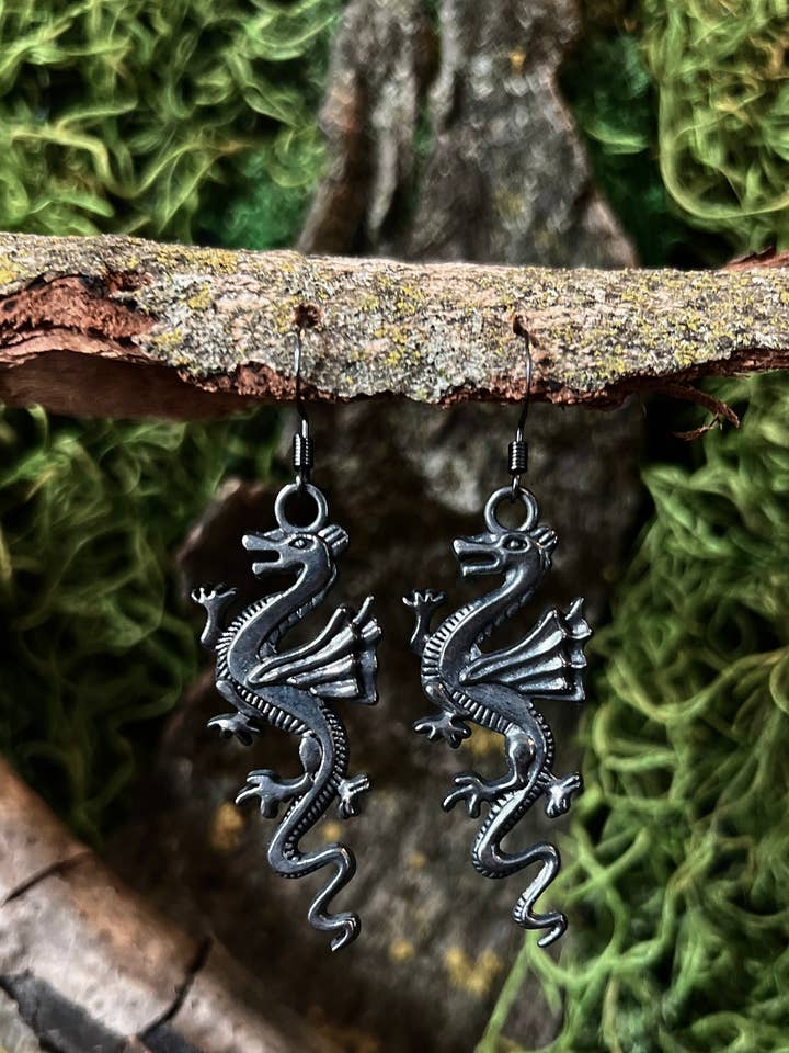 PENDIENTES DE DRAGÓN OXIDADO para venta al por mayor de SOVRIN