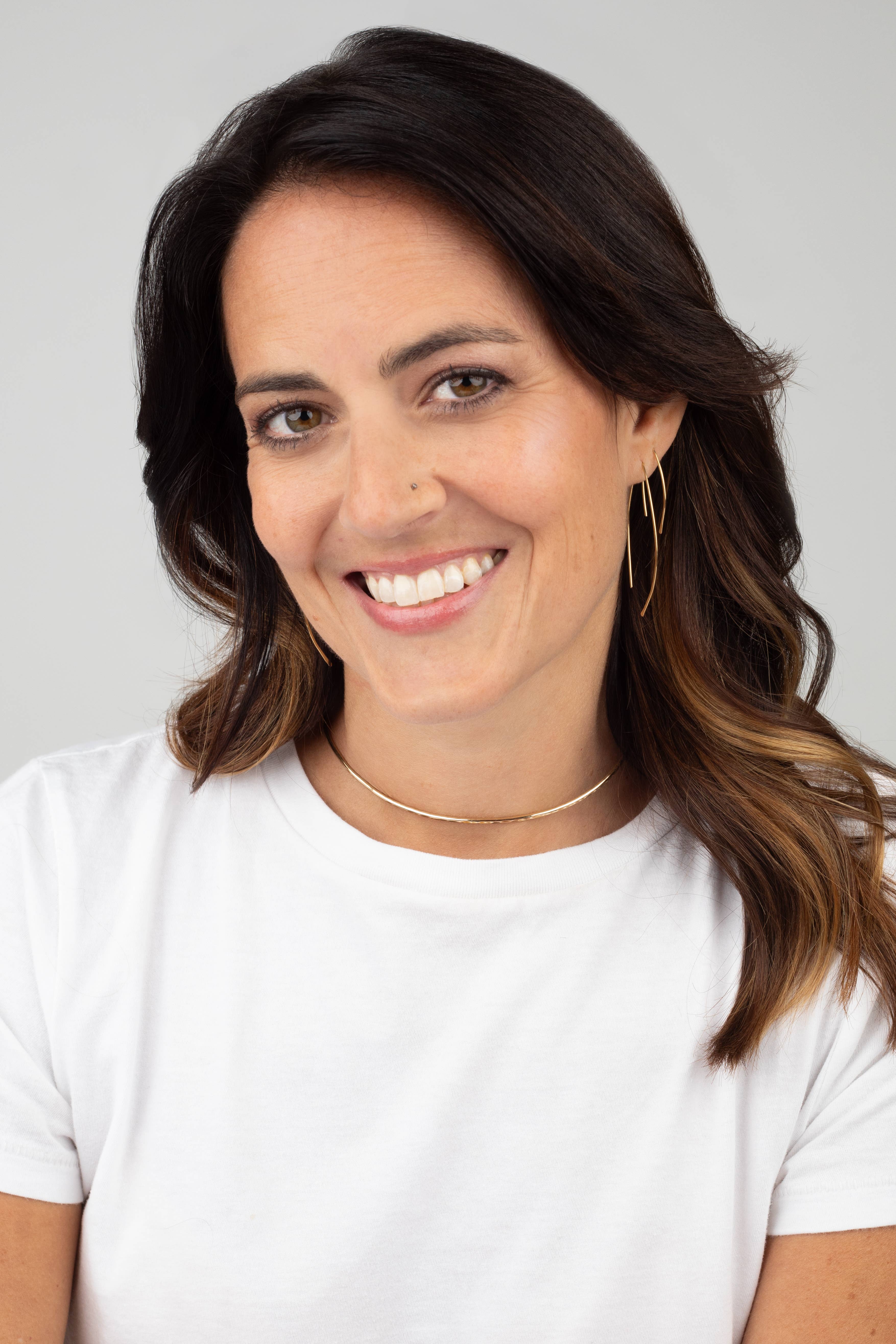 Forai - Wholesale Hoop Earrings - Qasioun Minimalist Mini-Threader Earrings in 14k Gold Fill3