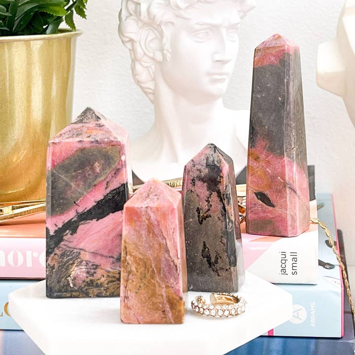 Rhodonite | Pointe de Rhodonite | Pierre de Rhodonite | Tour de Rhodonite | Générateur de Rhodonite | Obélisque de Rhodonite | Pointe de Cristal de Rhodonite pour la vente par Yellow Tree Company