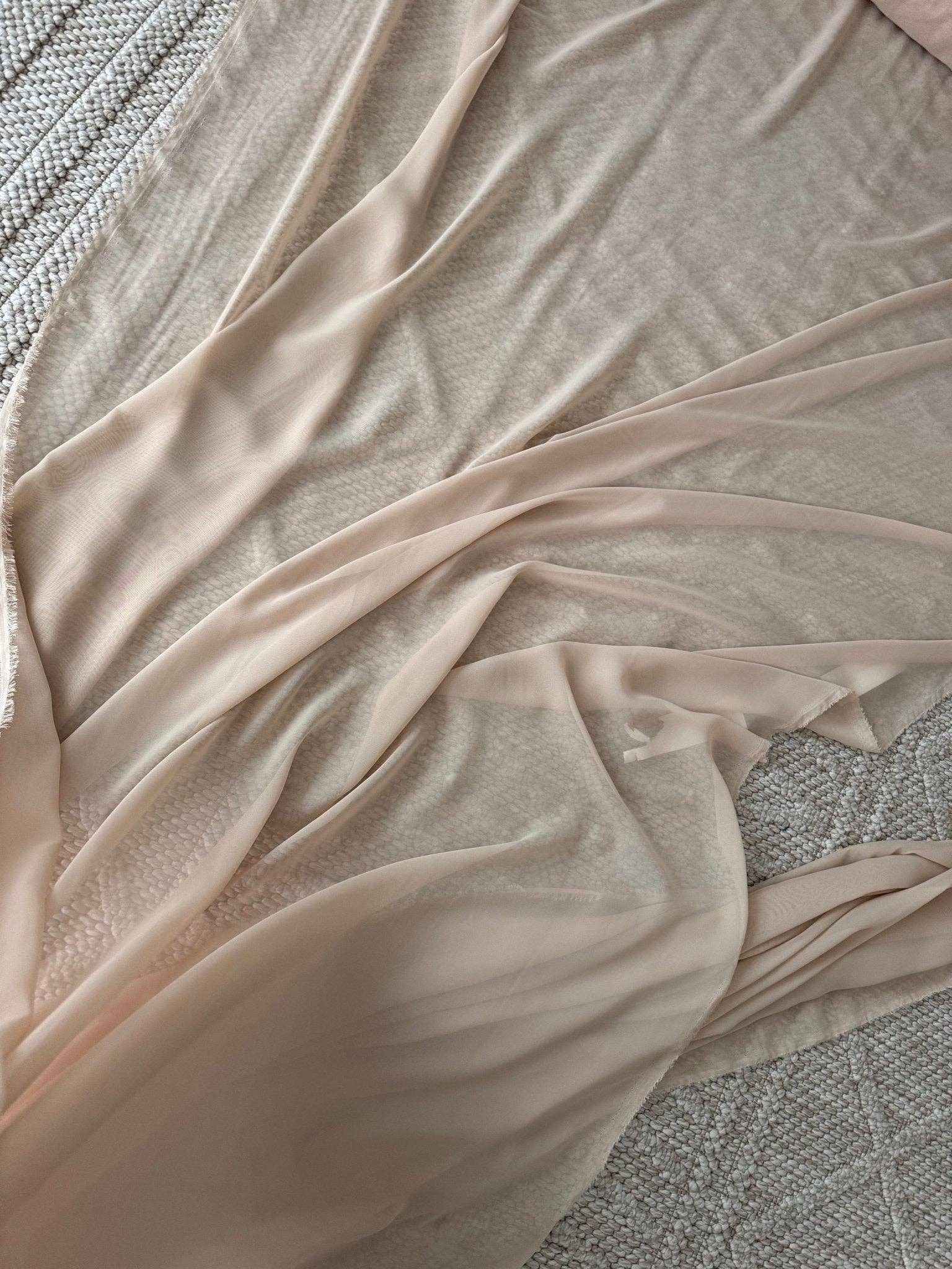 GalaTextile - Vendita all'ingrosso Tessuto - Tessuto in chiffon color tortora, tessuto velato in chiffon leggero, crema, materiale neutro per tende da sposa, tessuto per drappeggi ad arco9