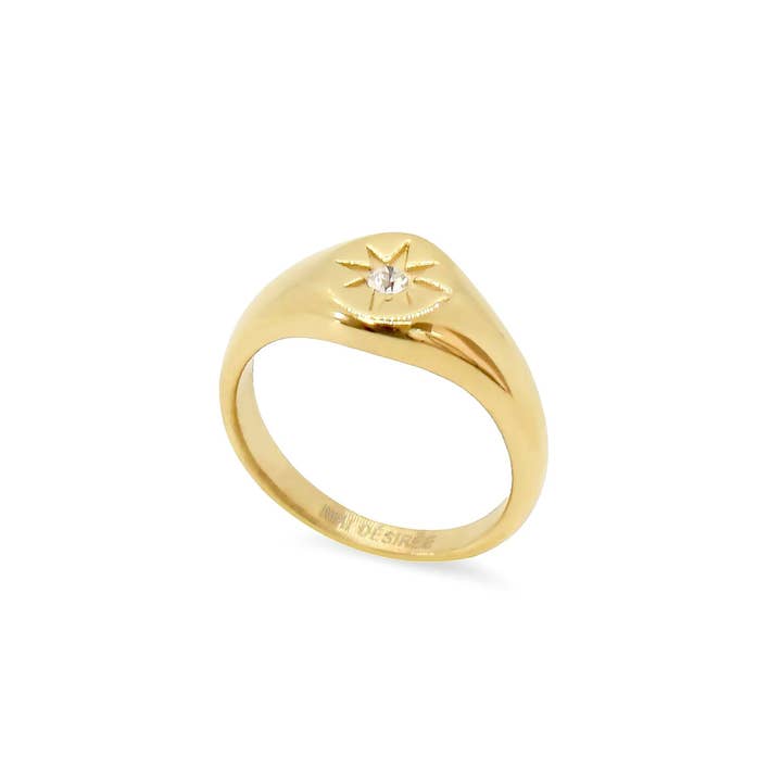MAI DESIREE - Wholesale Signet Ring - AUGUST GOLD STARBURST SIGNET RING