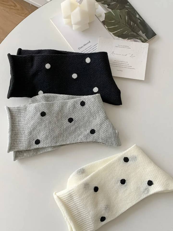 Marc JoJo - Wholesale Socks - Women's - 🧦⚪ Classic Polka Dot Socks4