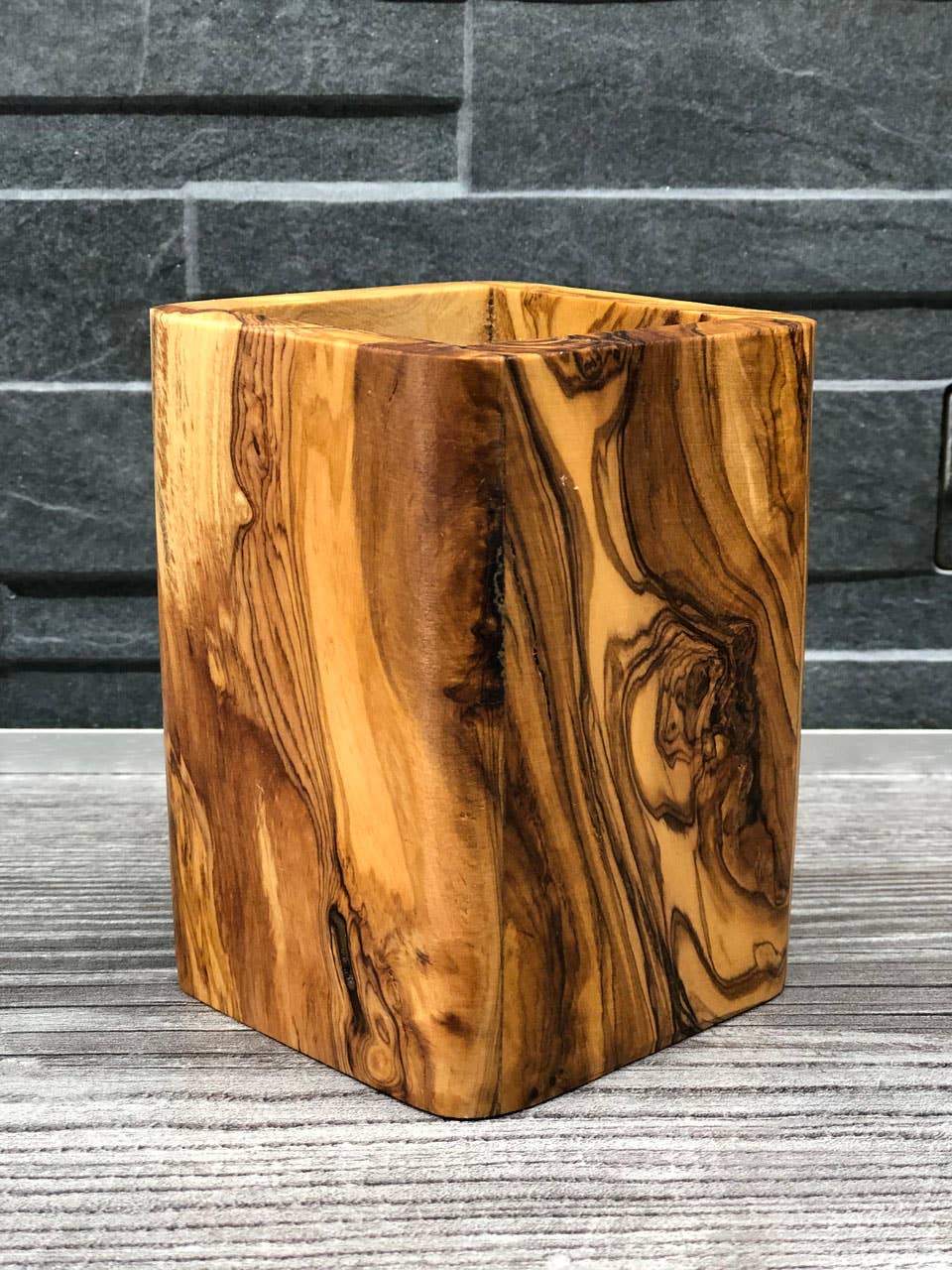 olivenholz-erleben - Wholesale Makeup Brush Set - Olive wood makeup brush holder2